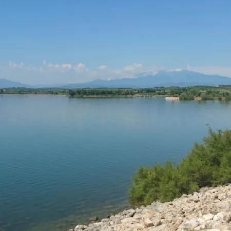 Une Pause Dans Le Sud. 98 M2.plain Pied. Piscine . Casa de Férias Villemolaque