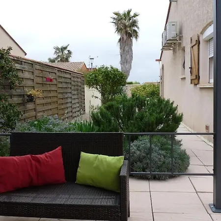 Casa de Férias Une Pause Dans Le Sud. 98 M2.plain Pied. Piscine . *