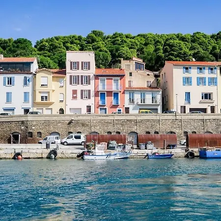 Casa de Férias Une Pause Dans Le Sud. 98 M2.plain Pied. Piscine . *