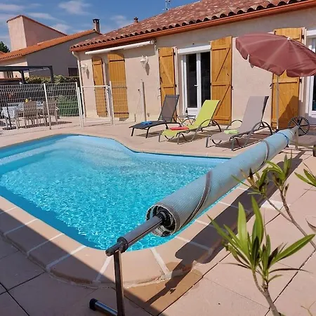 Casa de Férias Une Pause Dans Le Sud. 98 M2.plain Pied. Piscine . *